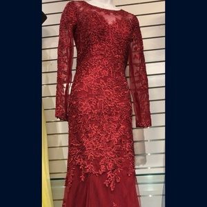Maxi red lace dress